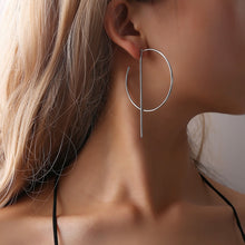 Load image into Gallery viewer, simple hoop earring